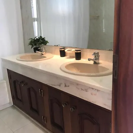 Vila Pedro Willa *