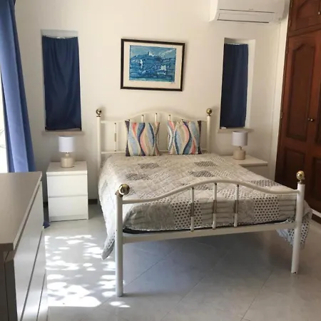 Vila Pedro Βίλα *